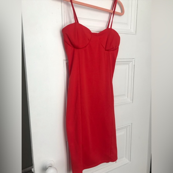 Lady In Red Super Sexy Mini Bodycon Busty Strappy in size (L) Sweetheart Cut - Picture 7 of 8